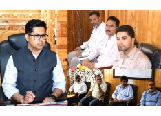 DC Bandipora chairs District Road Safety Committee meeting