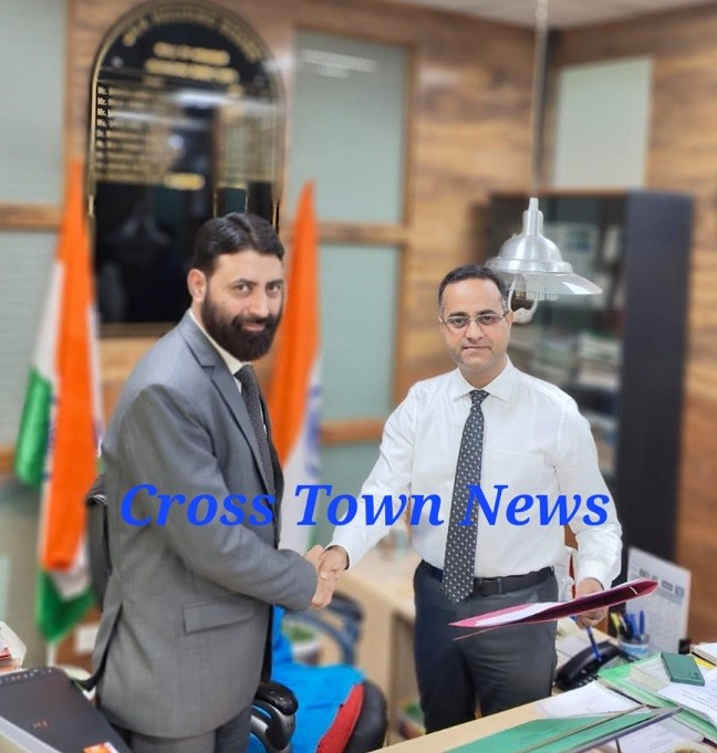 Shabbir Keen takes the charge of MD, J&K Housing Board, J&K