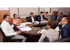 Div Com Jammu reviews status of land acquisition