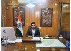DC Pulwama pushes for on-spot grievance redressal, services delivery 