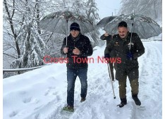 SDM Chenani Parvez Naik leads operation; 3 Tourists rescued from Nathatop  